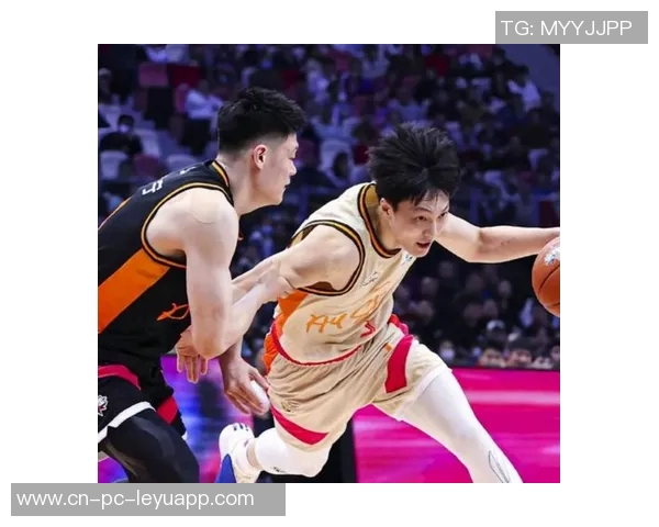 双核联手!胡明轩状态回暖徐杰抛投绝技再现赛场风采