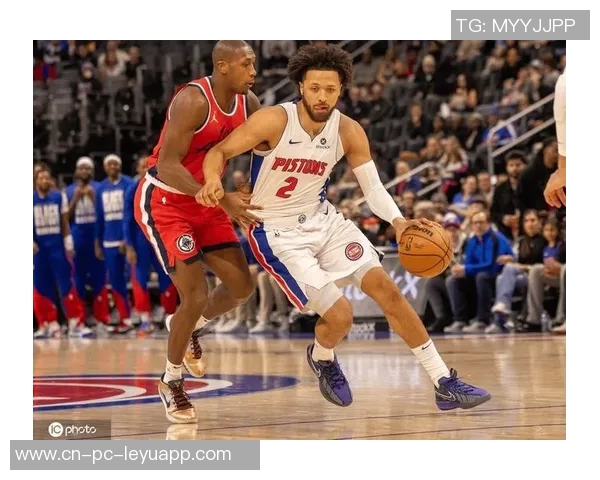 活塞与快船激战正酣球迷期待精彩对决与惊喜表现